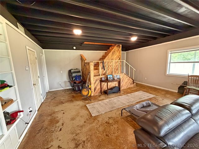 2670 Indian Hills Road, Ardmore, OK 73401
