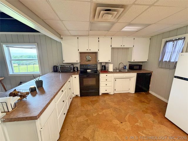 2670 Indian Hills Road, Ardmore, OK 73401