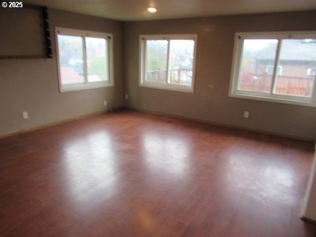 341 Sw Madison St, Sheridan, OR 97378