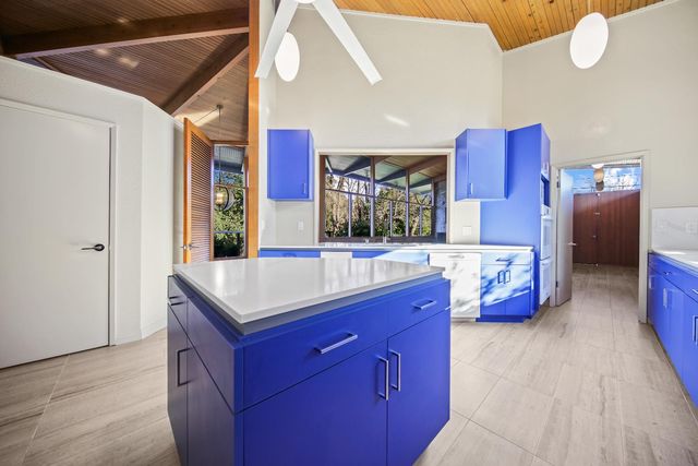 4 Atherton Is, Stockton, CA 95204