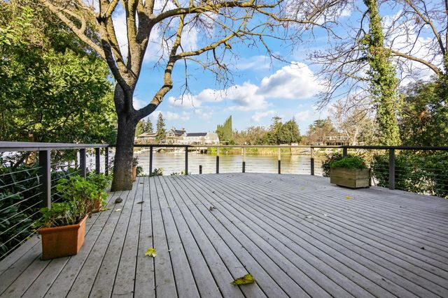 4 Atherton Is, Stockton, CA 95204