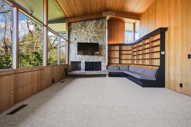 4 Atherton Is, Stockton, CA 95204