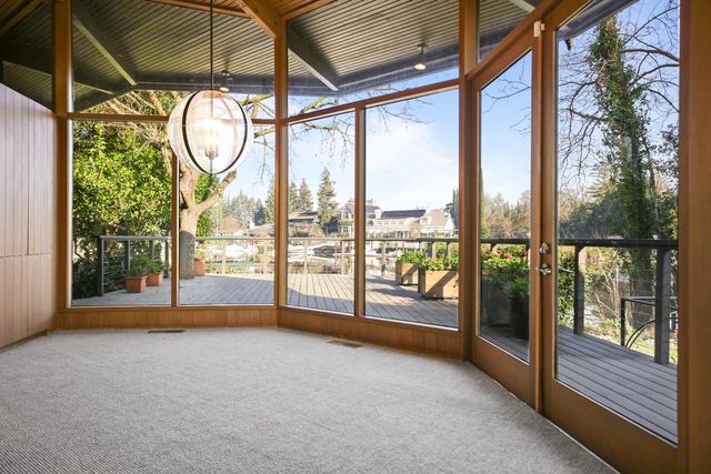 4 Atherton Is, Stockton, CA 95204