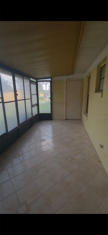 Image 4 of property listing at 128 CREEKSIDE WAY, Orlando, FL 32824