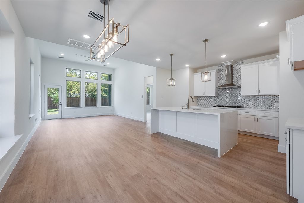 210 E Park Street, Little Elm, TX 75068 — photo 5