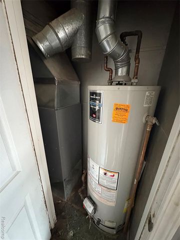 35820 Hazelwood Street, Westland, MI 48186