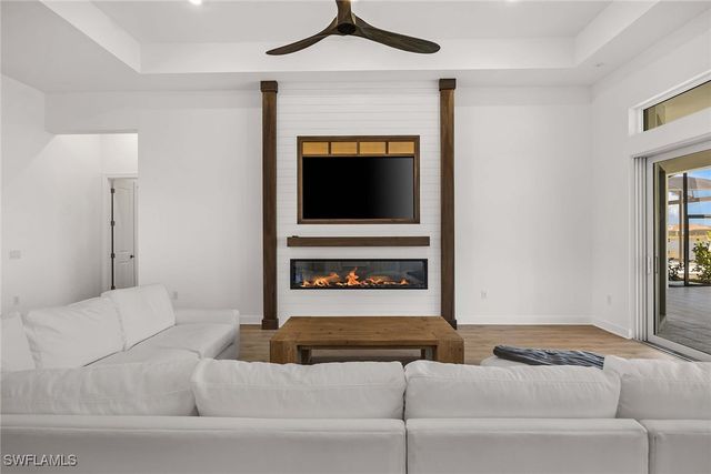 15398 Turin DR, Naples, FL 34114