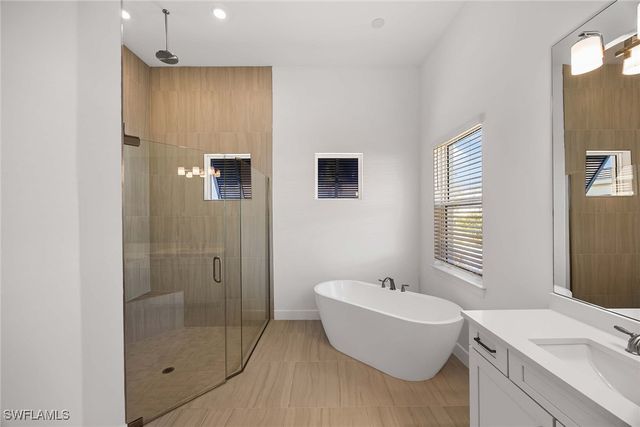 15398 Turin DR, Naples, FL 34114