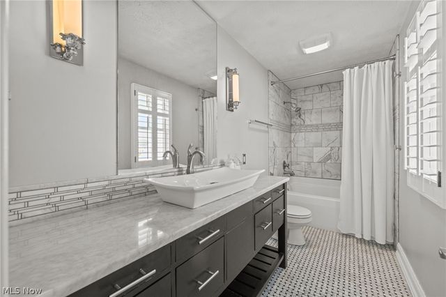 5259 Frederick Street, Barberton, OH 44203