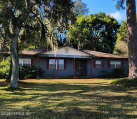 528 TROUT RIVER Drive, Jacksonville, FL 32208