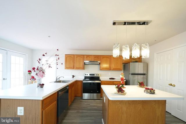 3982 BRUSSELS WAY, Woodbridge, VA 22192