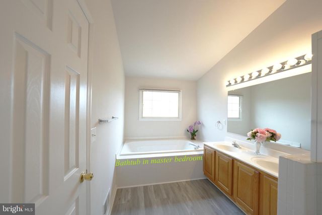 3982 BRUSSELS WAY, Woodbridge, VA 22192