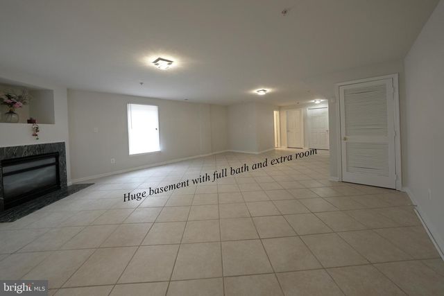 3982 BRUSSELS WAY, Woodbridge, VA 22192