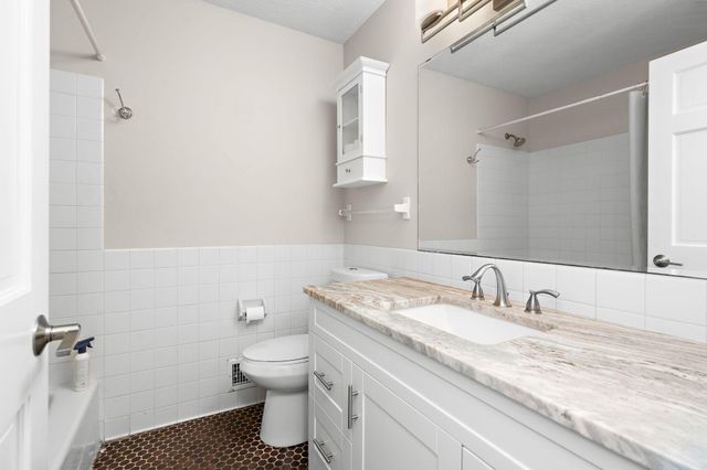 17110 28th Place N, Plymouth, MN 55447