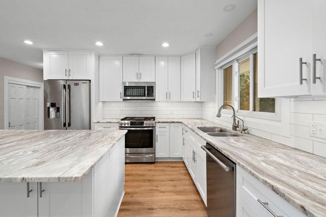 17110 28th Place N, Plymouth, MN 55447