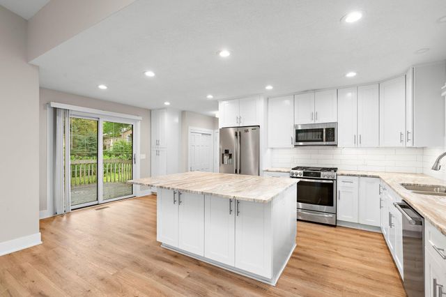17110 28th Place N, Plymouth, MN 55447