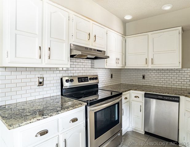 3009 W College Street, Broken Arrow, OK 74012