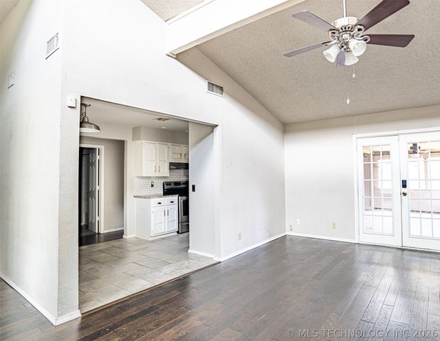 3009 W College Street, Broken Arrow, OK 74012