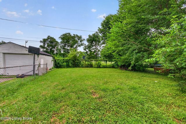 2445 Lindbergh Dr, Louisville, KY 40208
