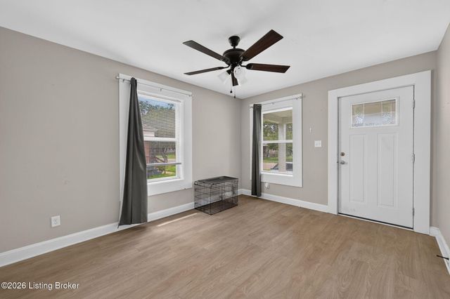 2445 Lindbergh Dr, Louisville, KY 40208