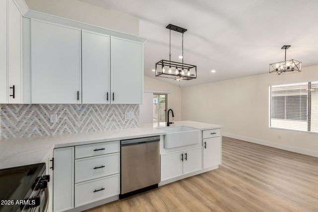 31130 N CLARIDGE Circle, San Tan Valley, AZ 85143