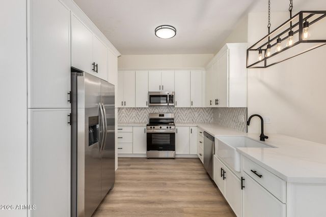 31130 N CLARIDGE Circle, San Tan Valley, AZ 85143