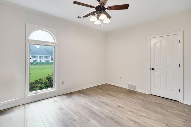 10120 BARN HILL DR, Collierville, TN 38017