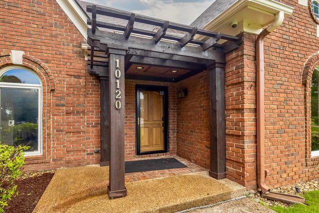 10120 BARN HILL DR, Collierville, TN 38017