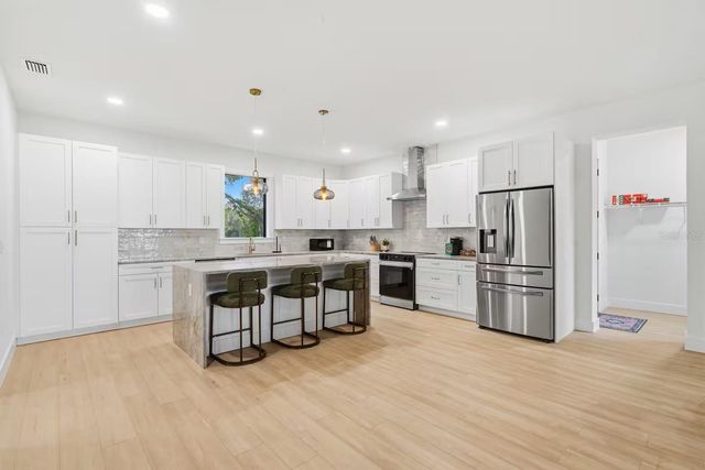 7901 N GREENWOOD AVENUE, Tampa, FL 33604