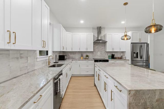 7901 N GREENWOOD AVENUE, Tampa, FL 33604