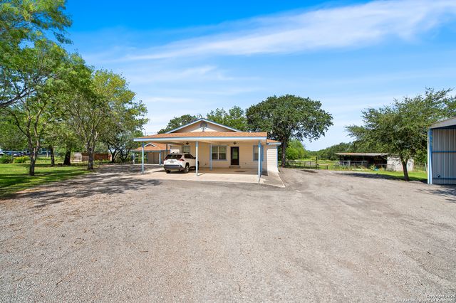 400 Blue Quail, Lytle, TX 78052