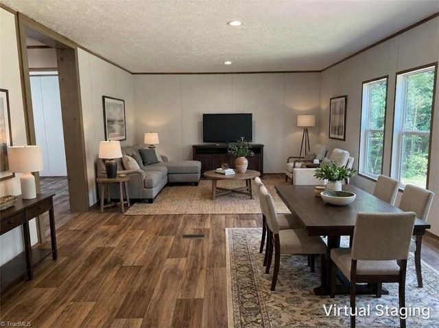 224 Briar Creek Court, Thomasville, NC 27360