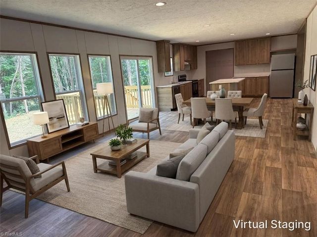 224 Briar Creek Court, Thomasville, NC 27360