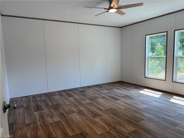 224 Briar Creek Court, Thomasville, NC 27360