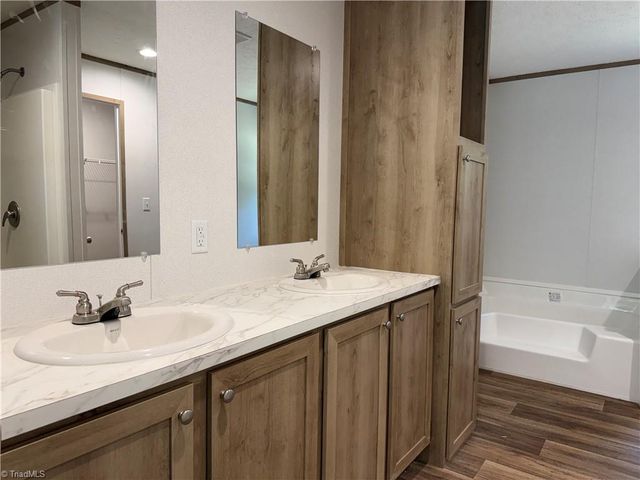 224 Briar Creek Court, Thomasville, NC 27360