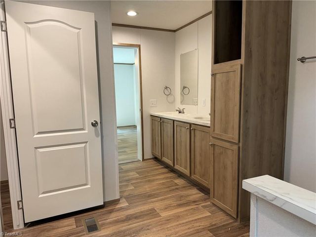 224 Briar Creek Court, Thomasville, NC 27360