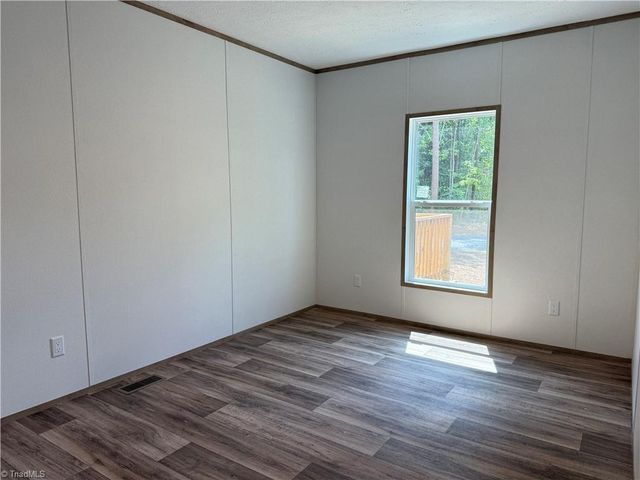 224 Briar Creek Court, Thomasville, NC 27360