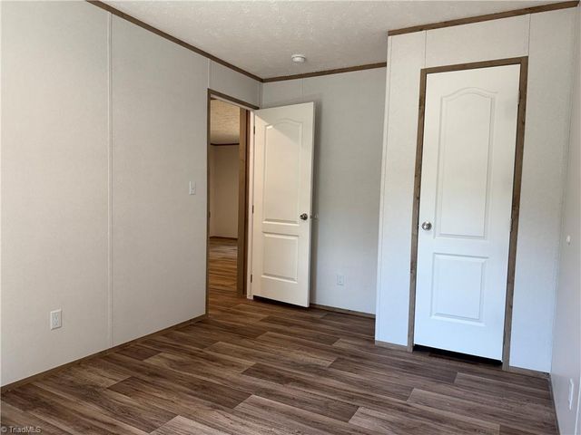 224 Briar Creek Court, Thomasville, NC 27360
