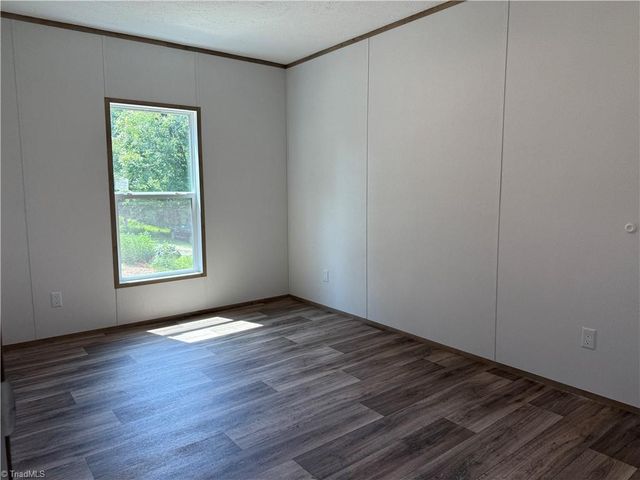 224 Briar Creek Court, Thomasville, NC 27360