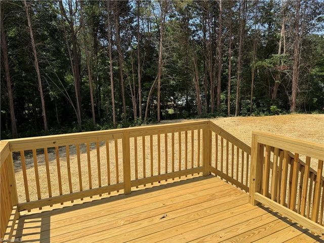 224 Briar Creek Court, Thomasville, NC 27360