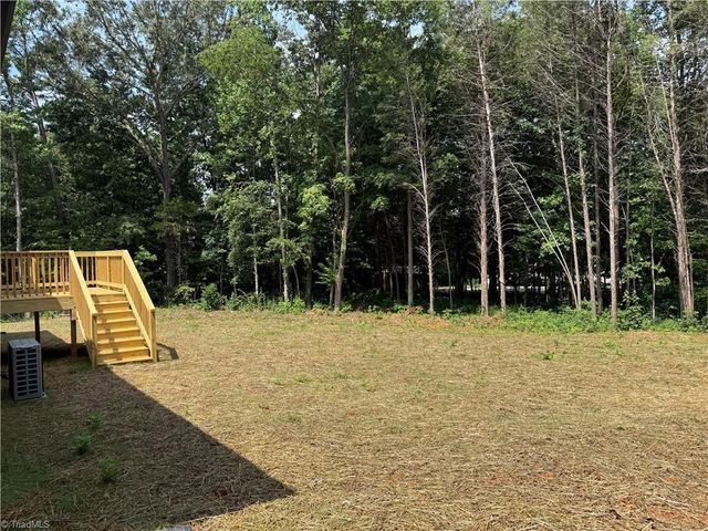 224 Briar Creek Court, Thomasville, NC 27360