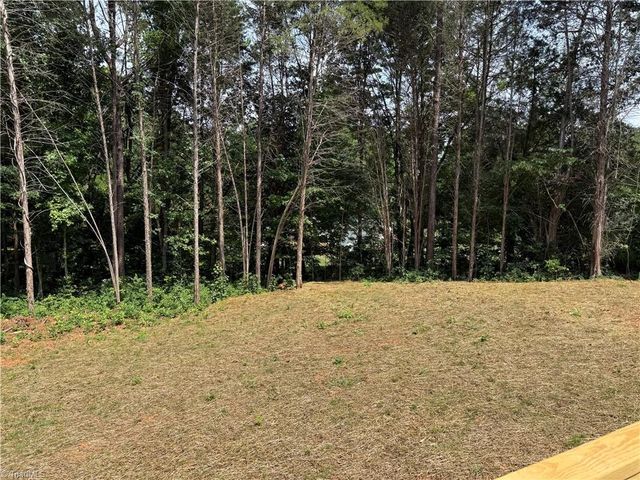 224 Briar Creek Court, Thomasville, NC 27360