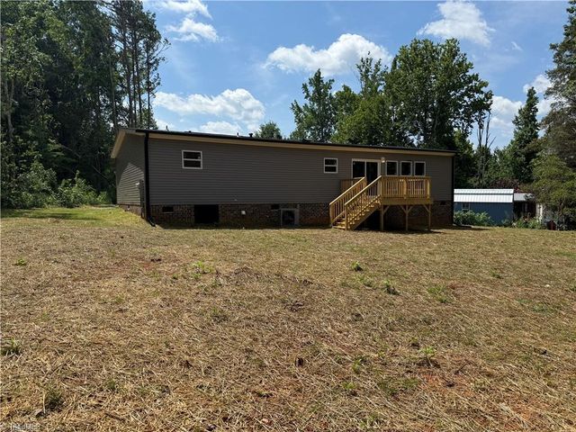 224 Briar Creek Court, Thomasville, NC 27360