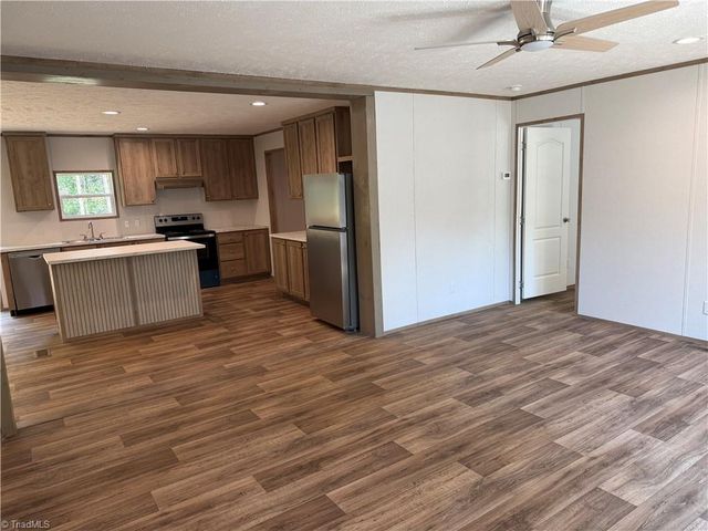 224 Briar Creek Court, Thomasville, NC 27360