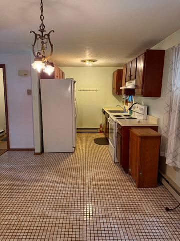 14 Tiffany Circle D-14, Millbury, MA 01527