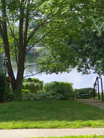 14 Tiffany Circle D-14, Millbury, MA 01527