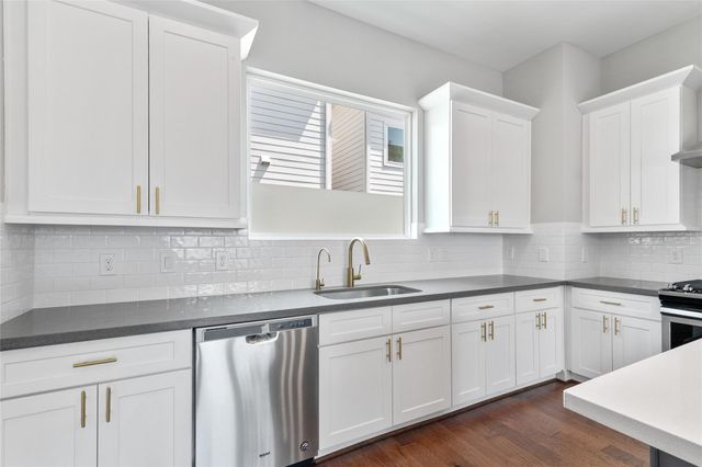 8320 Vista Bella Lane, Houston, TX 77055