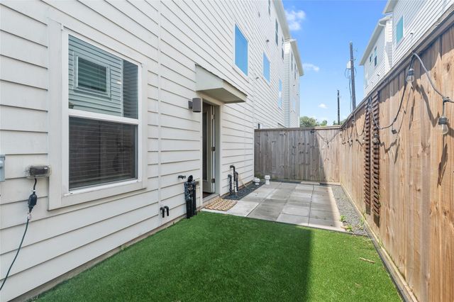 8320 Vista Bella Lane, Houston, TX 77055