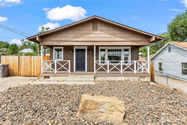 724 S Chelan Avenue, Wenatchee, WA 98801