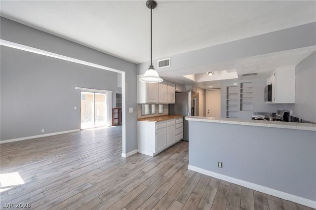 3825 Summer Breeze Circle, Las Vegas, NV 89108